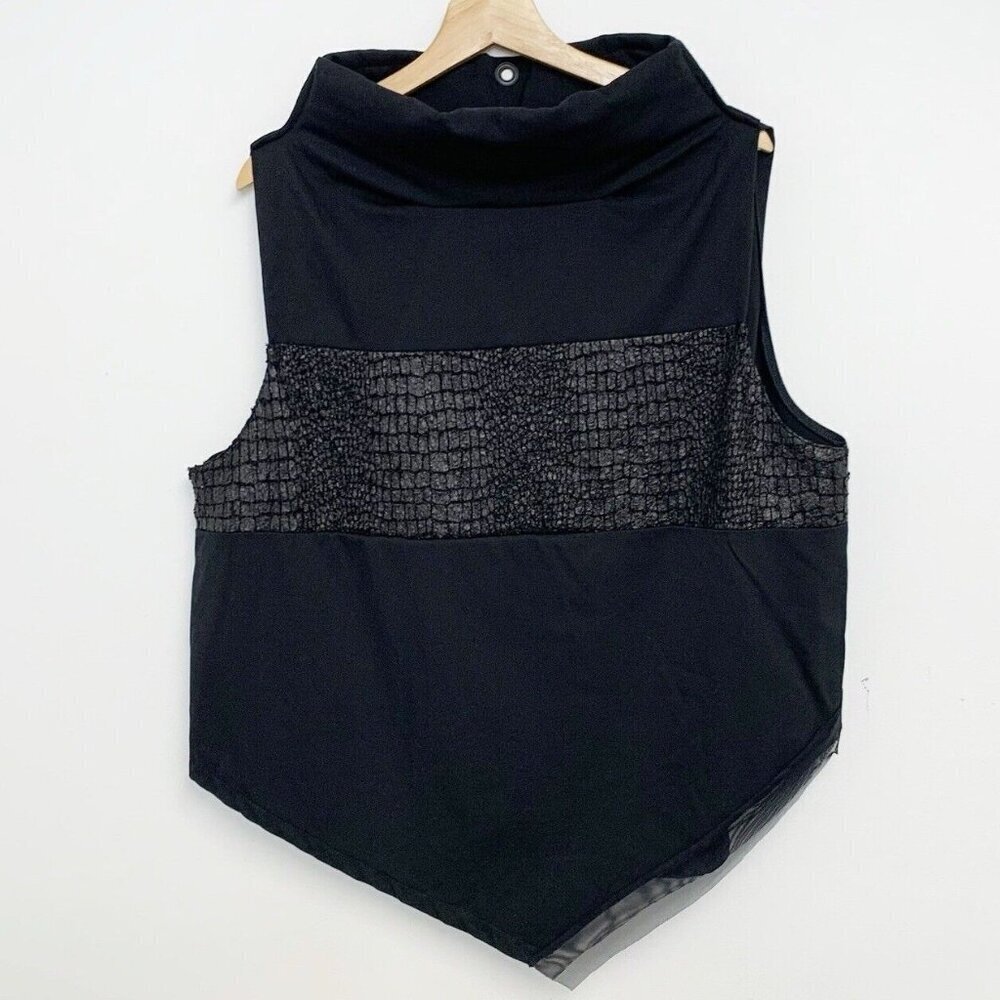 Art Point Women’s Black Tunic medium sized